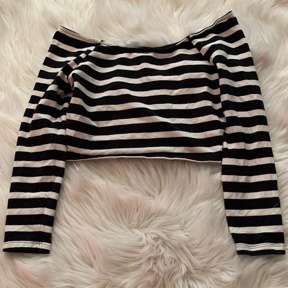 FOREVER 21 LONG SLEEVE STRIPED CROP TOP - Picture 1 of 3